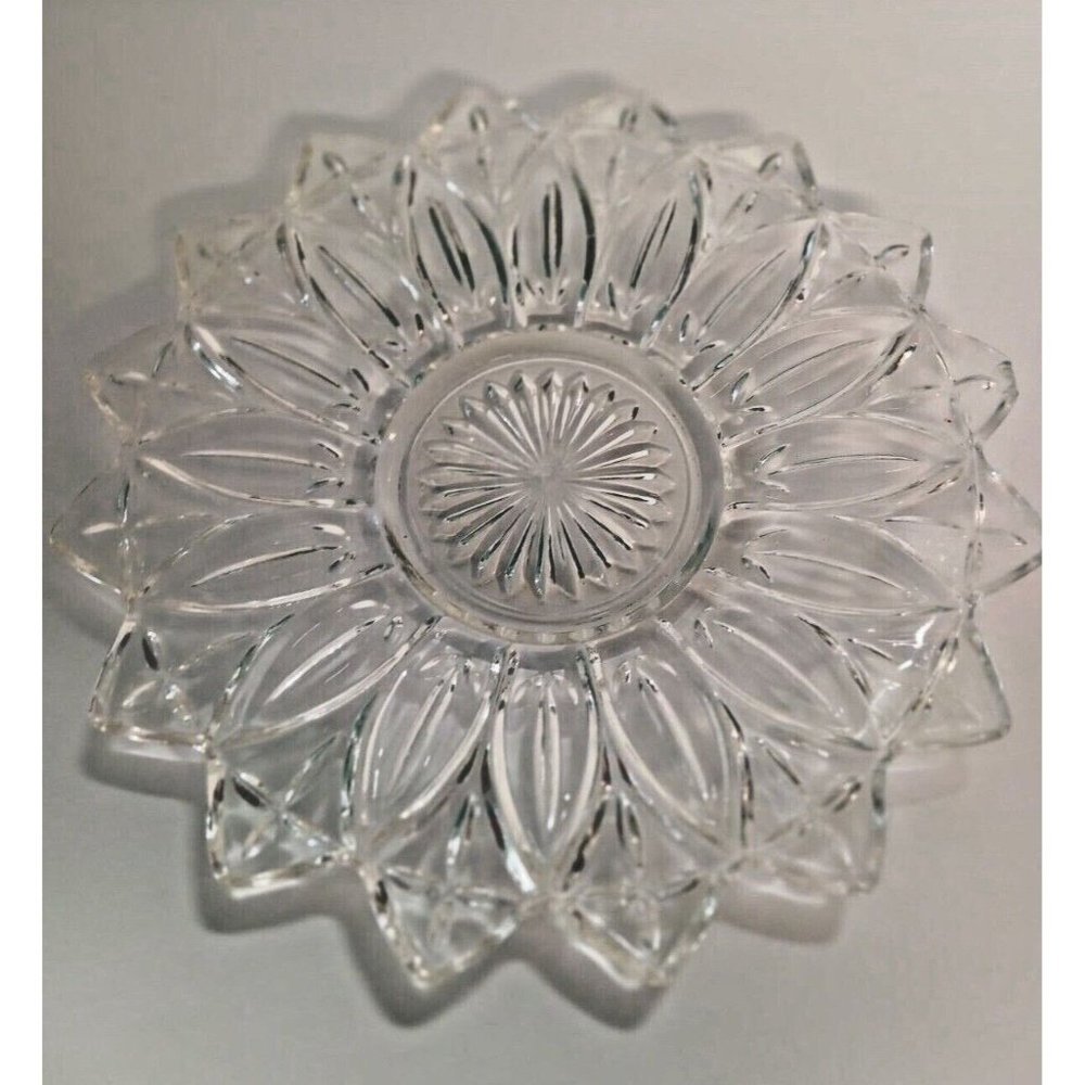 Vintage Federal Glass Pointed Edge 10" Bowl Flower Petal Design Starburst EUC